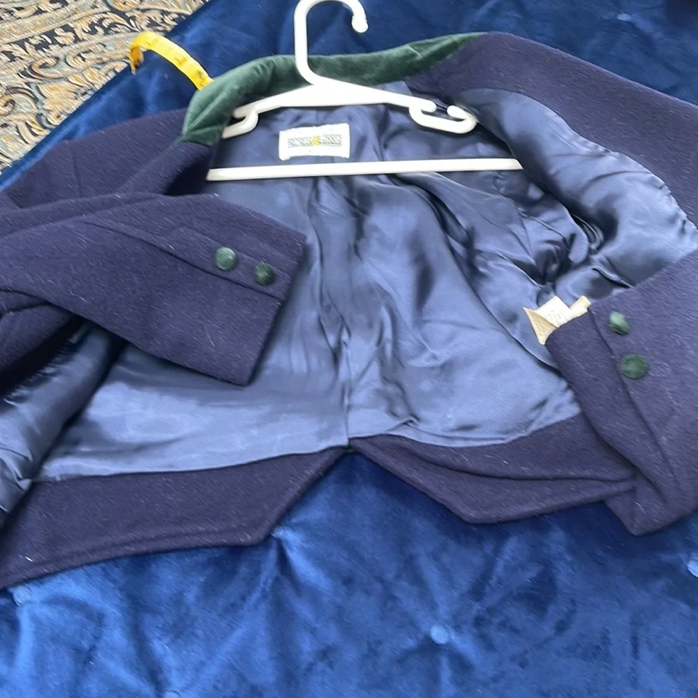Truly a unique and beautiful jacket. Navy wool blend/hunter green velvet trim - Picture 8 of 10